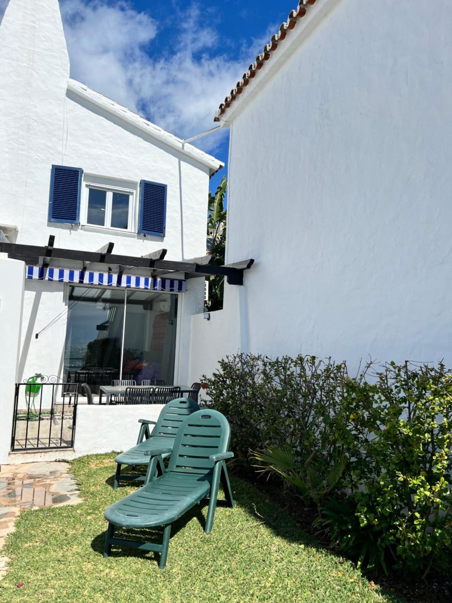 Newly Renovated 2 Bedroom Beachfront House Sitio de Calahonda Kültér fotó