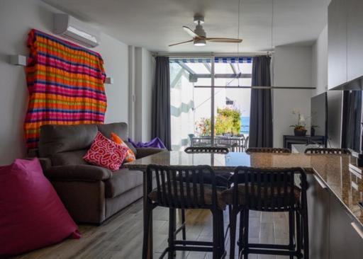 Newly Renovated 2 Bedroom Beachfront House Sitio de Calahonda Kültér fotó