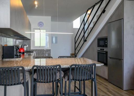 Newly Renovated 2 Bedroom Beachfront House Sitio de Calahonda Kültér fotó